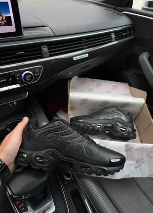 Чоловічі кросівки nike air max tn plus all black white leather9 фото