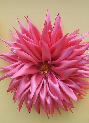 Бант ручной работы из атласных лент