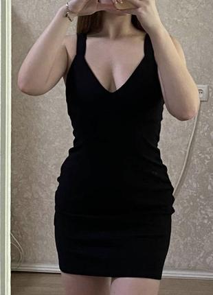 Черное обтягивающее платье3 фото