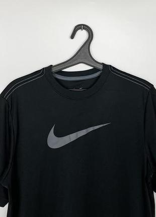Nike swoosh спортивна компресійна футболка2 фото