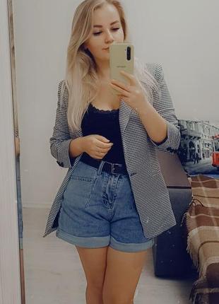 Пиджак в черно- белую клетку