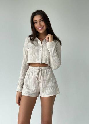 Ще одна піжамка, дуже м'яка тканина не колюча, шортики регулюються на шнурок