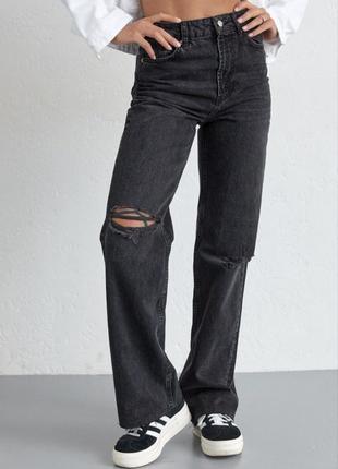 Женские джинсы с рваными коленями2 фото