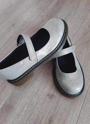 Туфли мартинсы mary jane серебристые,34