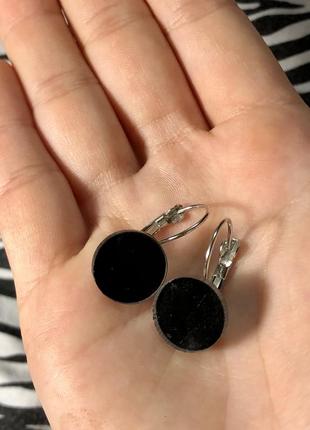 Чорні круглі сережки левербек2 фото