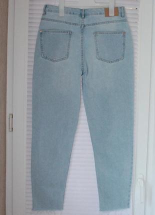 Голубые рваные джинсы mom2 фото