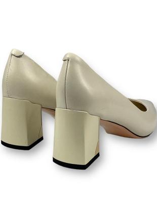 Женские нарядные классические туфли бежевые на широком каблуке натуральная кожа h5258-1286-h627 brokolli 26225 фото