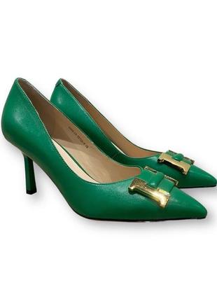 Женские классические кожаные туфли на шпильке зеленые с декором на носке lady marcia 25963 фото