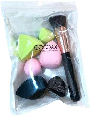 Набір для макіяжу( пензель для тональної основи і 6 спонжиків)