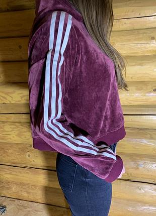 Adidas женское укороченное велюровое худи5 фото