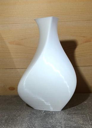Фигурная декоративная, тонкостенная ваза «дельта»4 фото