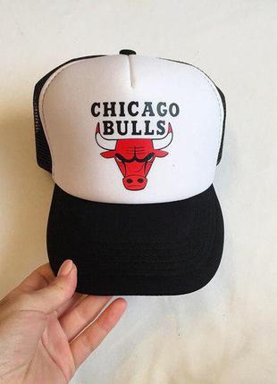 Кепка з логотипом chicago bulls