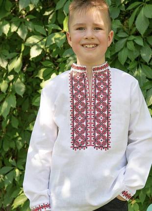 Лляна вишиванка для хлопчика.