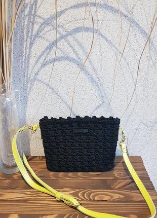 Жіноча в'язана сумка