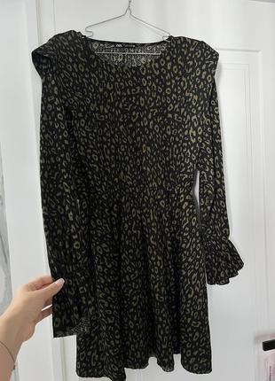 Платье бренда zara в трендовый леопардовый принт