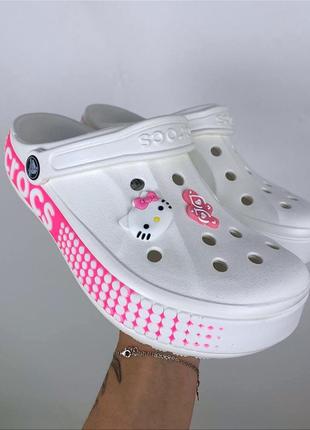 Crocs bayaband logo motion white женские кроксы сабо хвои продаж original2 фото