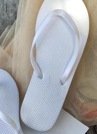 Шлепанцы сланцы