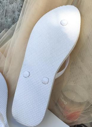 Шлепанцы сланцы