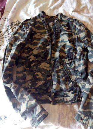 Крутая куртка.