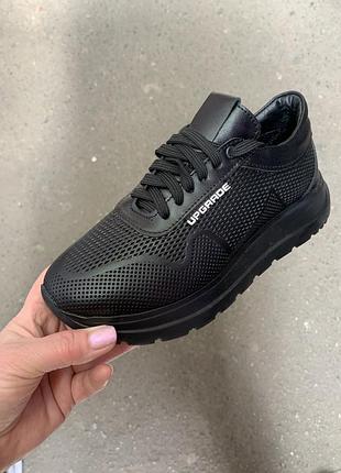 Крутезні кросівки з натуральної шкіри у відмінній якості 1550 грн