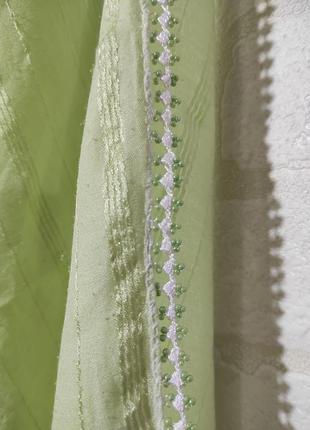 Платок с окантовкой из бисера от бренда milli görüs