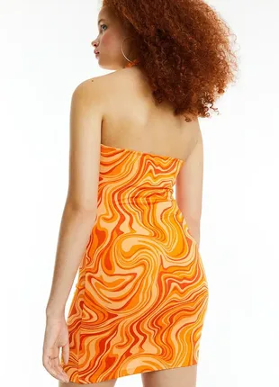 Кэжуал платье футляр, с открытой спиной h&m с абстрактным узором8 фото