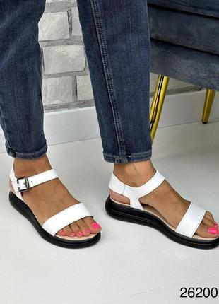 Жіночі натуральні шкіряні босоніжки білого кольору, комфортні босоніжки з ремінцем низький...