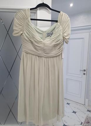 Чудова ніжна сукня фісташкового кольору италия