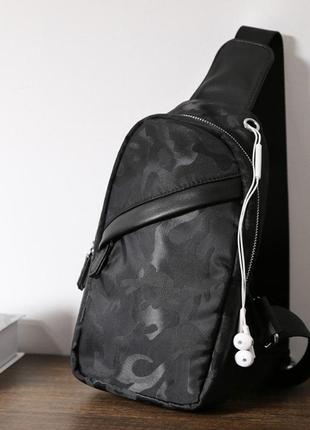 Рюкзак барсетка слинг мужской на плечо , сумка бананка черная камуфляжная  на грудь3 фото