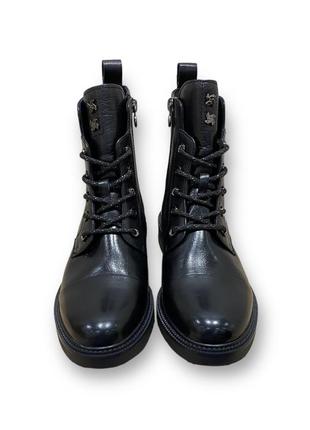 Женские кожаные деми ботинки на низком каблуке черные повседневные hj2426r-62-596 anemone 24915 фото
