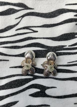 Перлинні сережки з квіточками4 фото