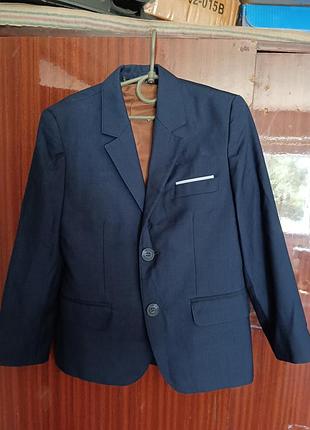 Шуільний костюм