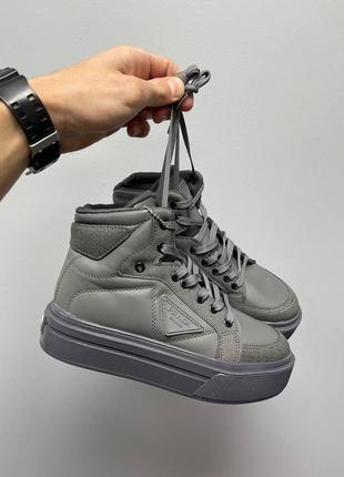 Женские кроссовки  prada macro re-nylon brushed leather sneakers grey1 фото