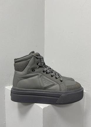 Женские кроссовки  prada macro re-nylon brushed leather sneakers grey5 фото