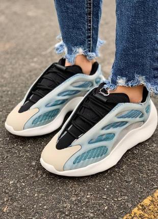 Мужские и женские кроссовки   adidas yeezy boost 700 v3  адидас изи буст3 фото