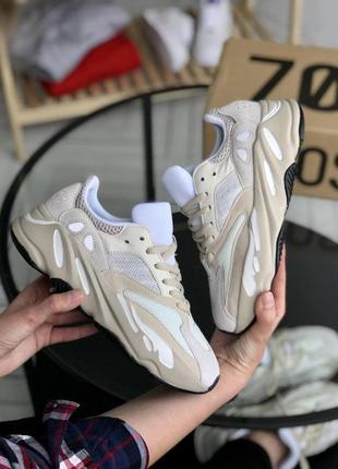 Женские кроссовки adidas yeezy boost 700 адидас изи буст