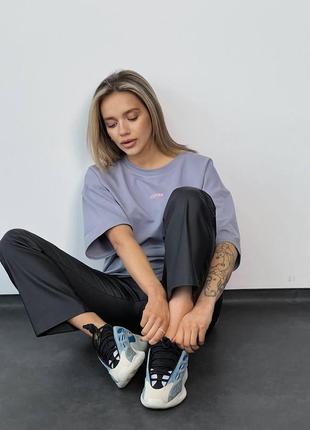 Мужские и женские кроссовки   adidas yeezy boost 700 v3  адидас изи буст1 фото