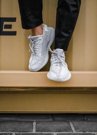 Женские кроссовки  adidas yeezy boost 350 v2 static (рефлективні шнурки)9 фото