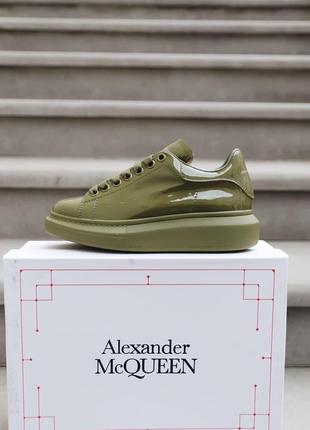 Крихітки жіночих aleexander mcqueen low olive patent олександр маквін