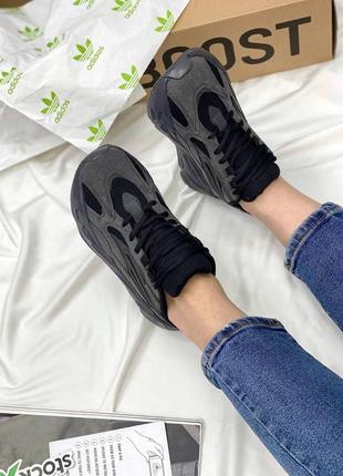 Женские кроссовки  adidas yeezy boost 700 v2 vanta black1 фото