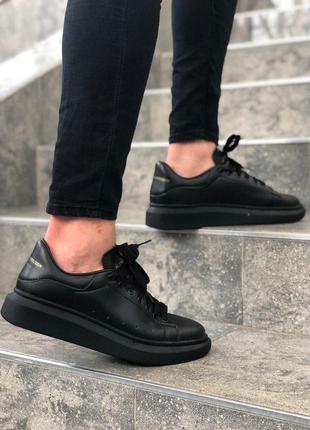 Кроссовки женские alexander mcqueen low triple black 2 александр маквин8 фото