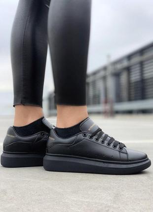 Кроссовки женские alexander mcqueen low triple black 2 александр маквин9 фото