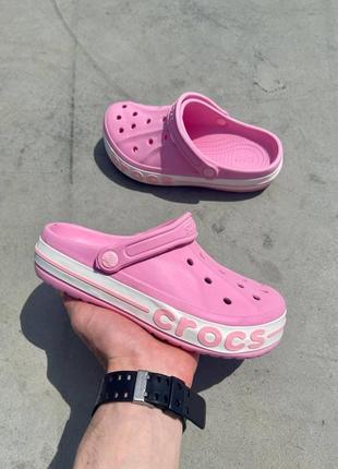 Crocs pink logo