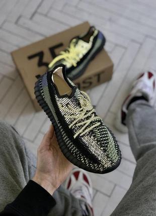 Женские кроссовки  flashback adidas yeezy boost 350 v2