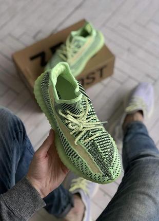 Женские кроссовки  adidas yeezy boost 350 v2 yeez reel neon