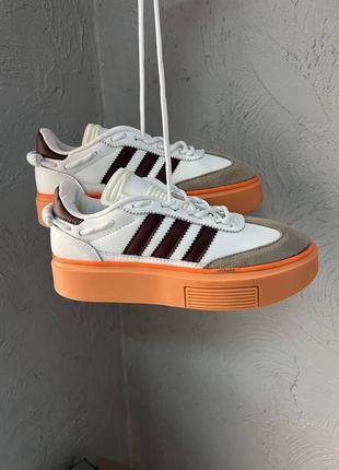 Кросівки жіночі adidas адідас