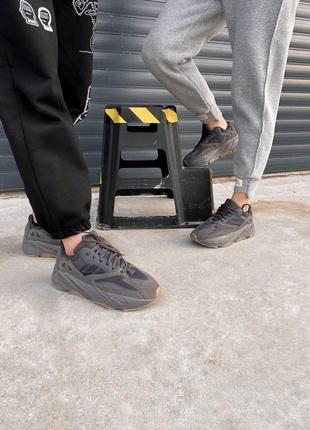 Мужские кроссовки  adidas yeezy boost 700 v1 wave runner «black raw rubber» 24 фото