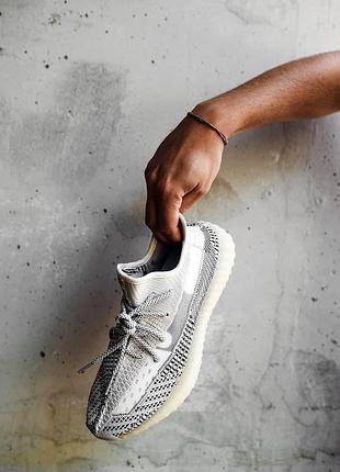 Женские кроссовки  adidas yeezy boost 350 v2 topen (рефлективные шнурки)5 фото