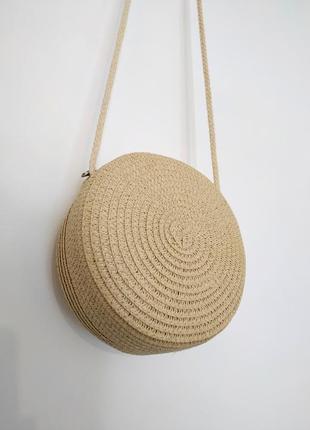 Тренд круглая плетеная сумка в виде ротанговой соломенной сумочки бохо бежевая6 фото