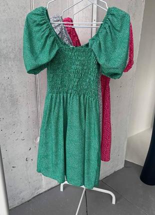 Платье розовое зелёное серое в горох цветы с короткими рукавами фонариками лиф корсет резинка корсетное приталенное с разрезом на юбке до колена6 фото